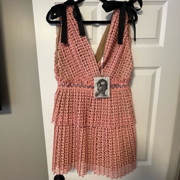 SELF PORTRAIT BOW- DETAIL TIERED GUIPURE LACE MINI PINK DRESS - Picture 4 of 6